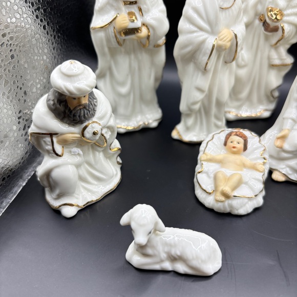 Galleria Fine Porcelain Nativity 9 Pc Set Figurine - Picture 5 of 13